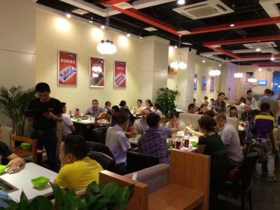 哔咔漫画网站麻辣火鍋店內