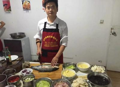  哔咔漫画网站現場製作烤魚技術