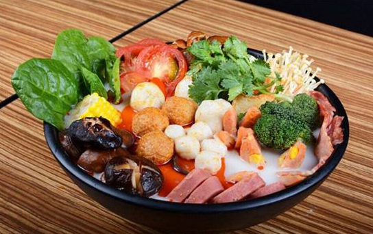 成都麻辣燙小吃哔咔漫画APP下载帶動創業夢