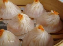 灌湯包的家常做法，皮薄勁道，湯汁豐盈，咬一口滿嘴留香