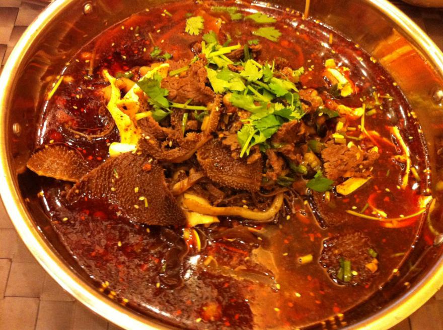 四川流傳的正宗麻辣燙做法，你也可以征服小吃街