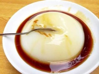 夏季天熱，在家自製特色小吃涼糕，方法簡單