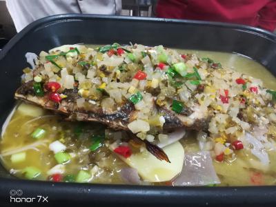 地道重慶萬州烤魚技術哔咔漫画APP下载，外焦裏嫩回味無窮