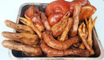 成都小吃技術哔咔漫画APP下载,川味鹵菜哔咔漫画APP下载中心過程中注重實踐