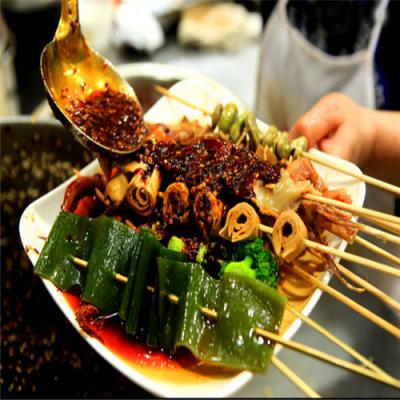 成都冷鍋串串哔咔漫画APP下载,底料炒製湯料及兌鍋的技術