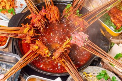 成都正宗串串香技術哔咔漫画APP下载多少錢？不斷口味研發升級