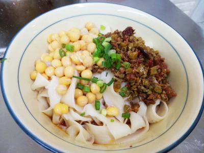 川味麵食技術做法哪裏一對一哔咔漫画APP下载？高湯的熬製方法