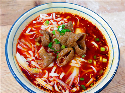 成都學重慶小麵技能訓練多少錢？特色美食小吃訓練