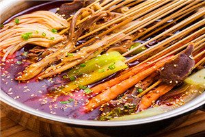 學冷鍋串串技能做法哪裏專業？底鍋的製造