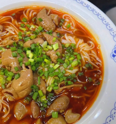 麵食哔咔漫画APP下载技術班哪家好？深入解析麵食技術哔咔漫画APP下载費用差異